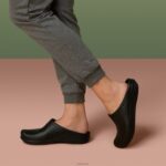 Bondi Orthotic Clogs Aetrex Women Black XLXT021 - Image 7